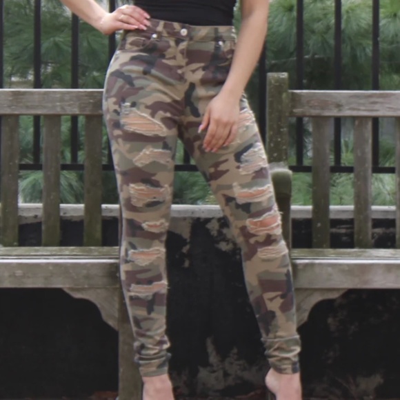 Camouflage Distressed Skinny Jeans - Picture 8 of 10